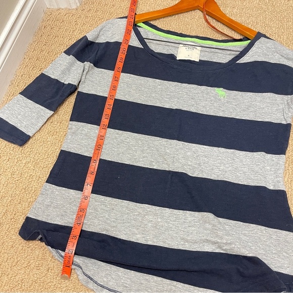 Vintage Y2K Abercrombie Striped Grey Navy Boat Neck Tee - M - Picture 13 of 13